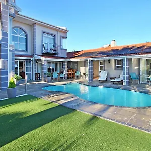 atlantic-beach-villa.hotels-capetown.com/